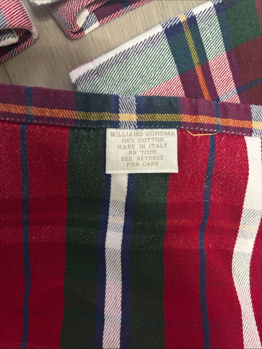 Williams Sonoma Classic Tartan Plaid Red Green Blue 100% Cotton Napkins 7 Italy
